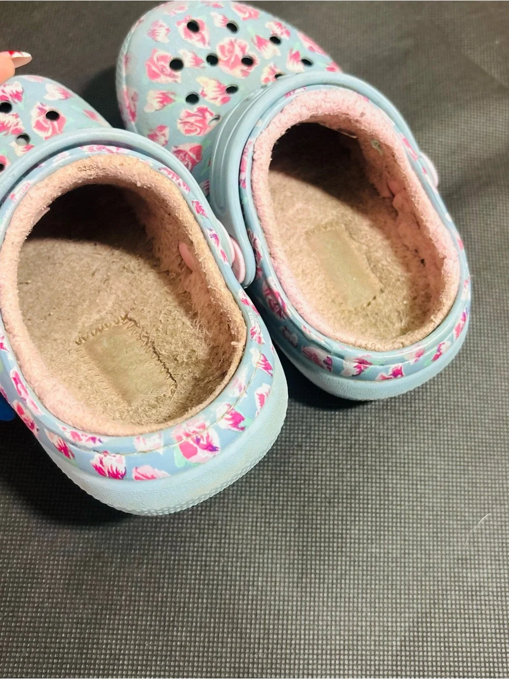 Girls Toddler Fuzzy Lined Blue Crocs With Pink Flowers Size 7c